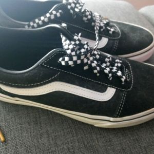 Vans low top blk and white M6.0 W 7.5